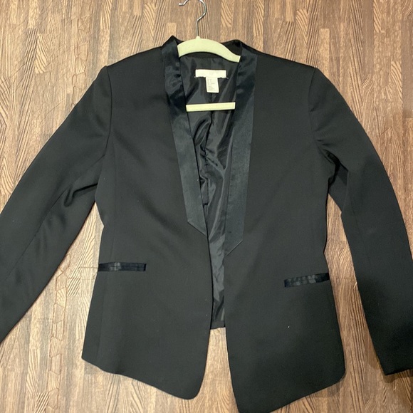 H&M womens tuxedo style blazer with satin details.SZ 8 - Picture 2 of 5